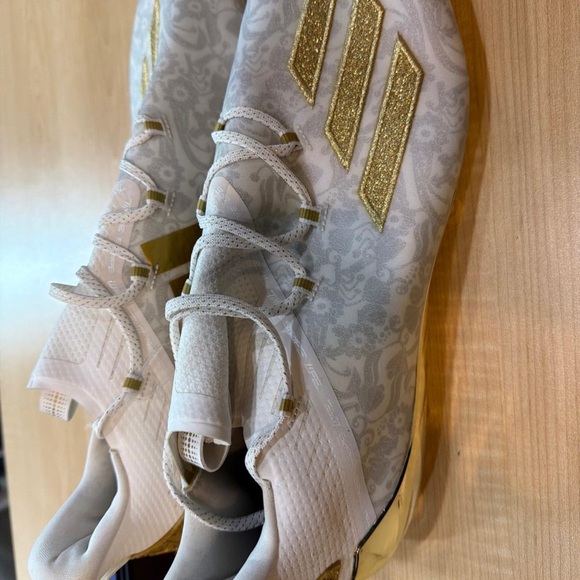 adidas Women’s White and Gold Lightweight Athletic Cleats main image 6